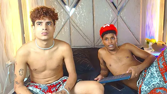 exotic_boysxx Adlı Modelin Web Kamerası Şovu