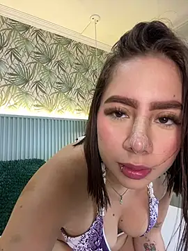 MiaBerry_ Live XXX-chat