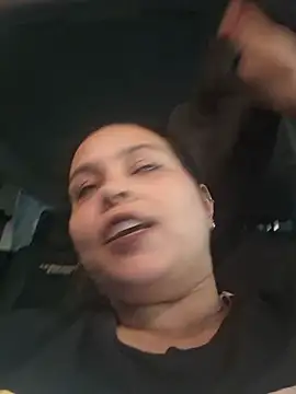 Luv_swara02 Webcam-Show