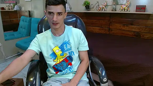 FelipeFriendly Show in webcam