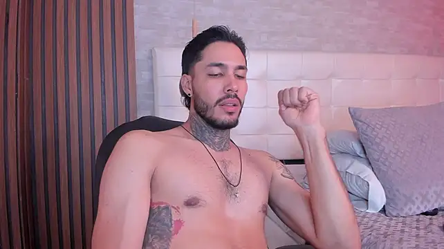 Chatroom XXX en direct de JacksonGreenn