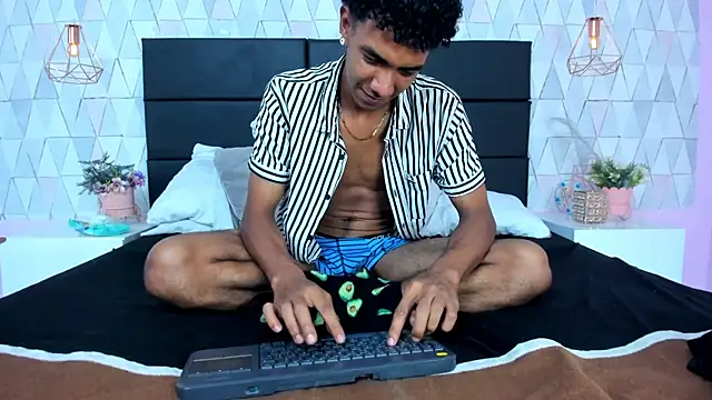MarckThompsonn webkamerás műsora