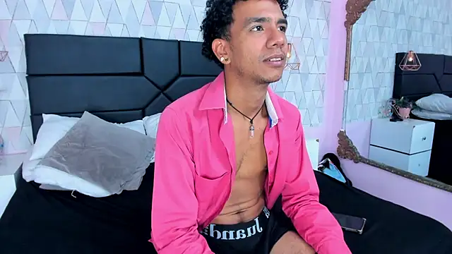 Show modela MarckThompsonn na web-kameri