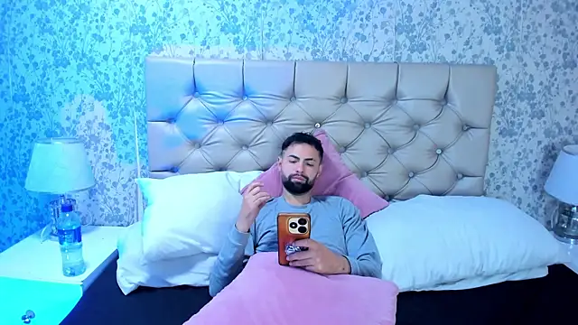 AndrewCrooss Webcam-Show