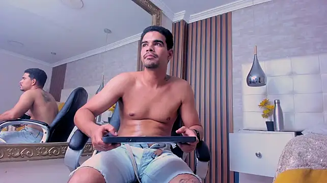 Show modela DaviidClarck na web-kameri
