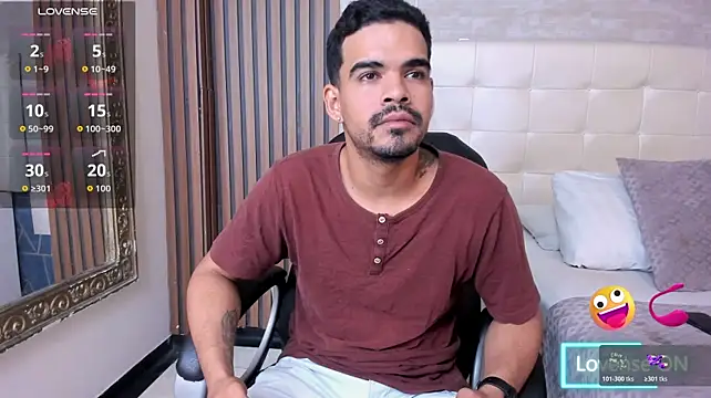 Show modela DaviidClarck na web-kameri