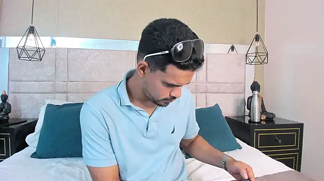 Show modela DaviidClarck na web-kameri
