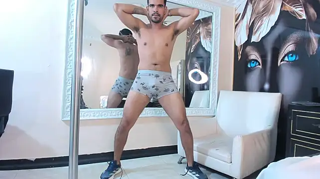 Show modela DaviidClarck na web-kameri