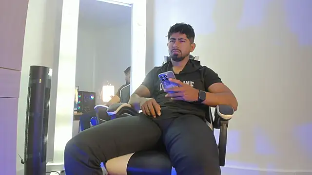 Show de Noah_blackmen na webcam