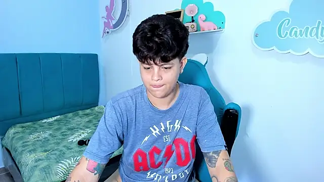 Chat +18 de nataly_0303 ao vivo