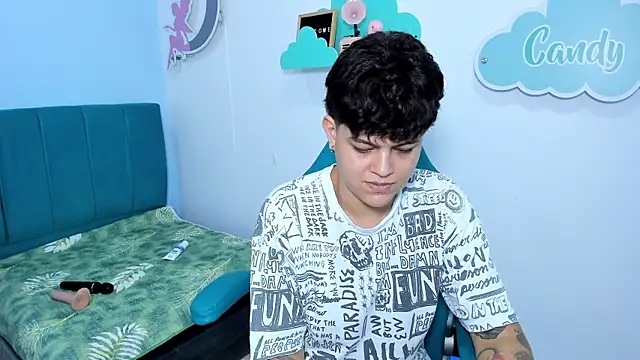 Chat +18 de nataly_0303 ao vivo