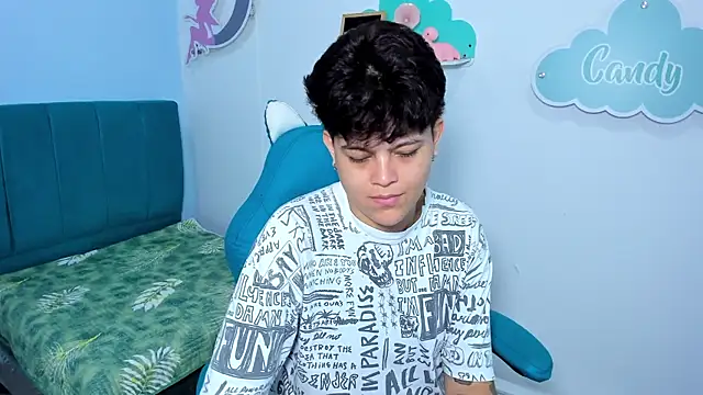 Chat +18 de nataly_0303 ao vivo