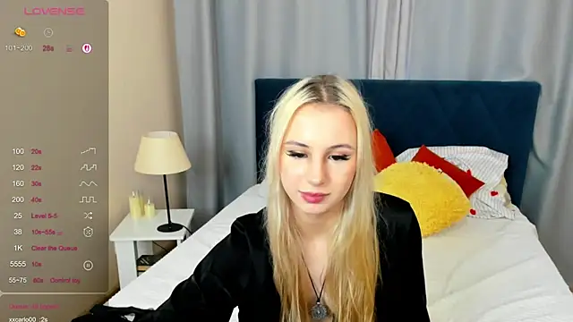 Pokazy przed kamerką – Karolina_brand