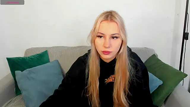 Karolina_brand XXX чат на живо