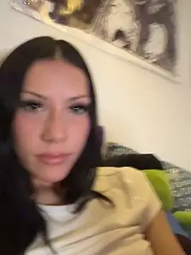 carmenbabyluv Show in webcam