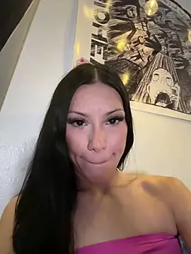 carmenbabyluv: διαδικτυακό σόου στην κάμερα