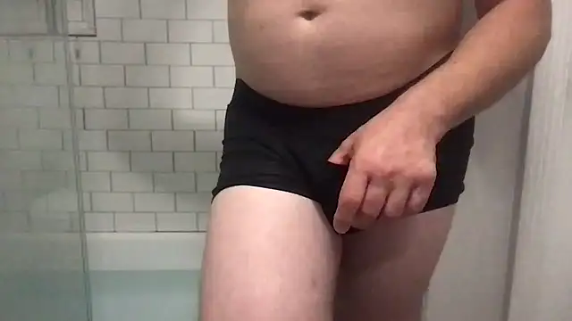 הופעת וובקאם של nvversguynextdoor