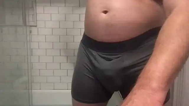 הופעת וובקאם של nvversguynextdoor