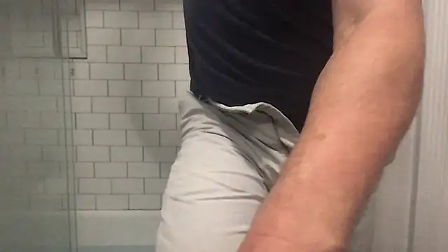Show modela nvversguynextdoor na web-kameri