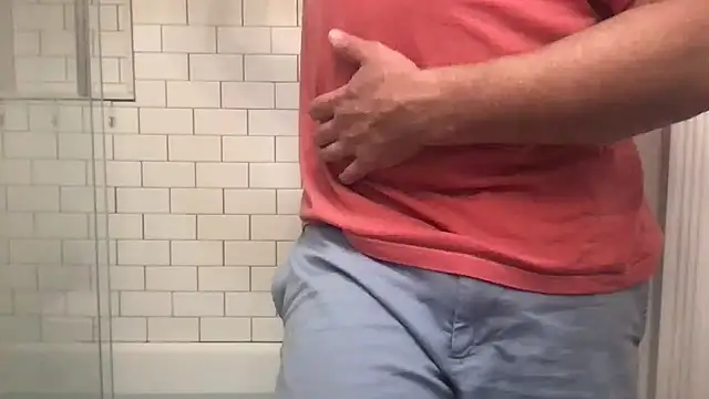 Show modela nvversguynextdoor na web-kameri