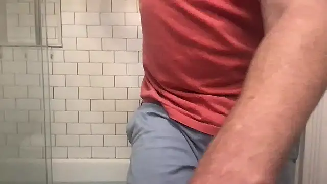 הופעת וובקאם של nvversguynextdoor