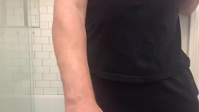 הופעת וובקאם של nvversguynextdoor