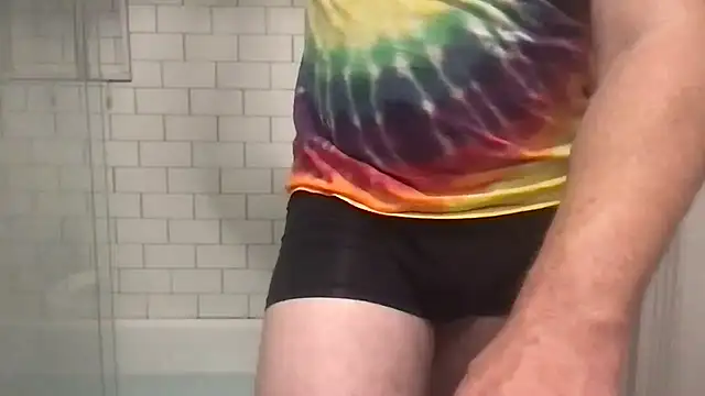 הופעת וובקאם של nvversguynextdoor