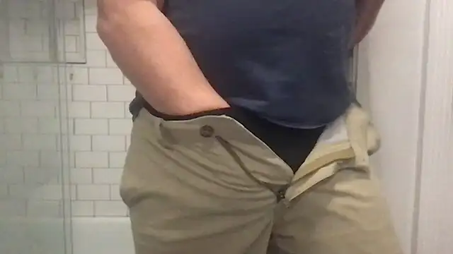 Show modela nvversguynextdoor na web-kameri