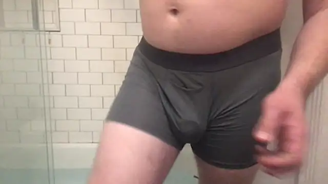 Show modela nvversguynextdoor na web-kameri