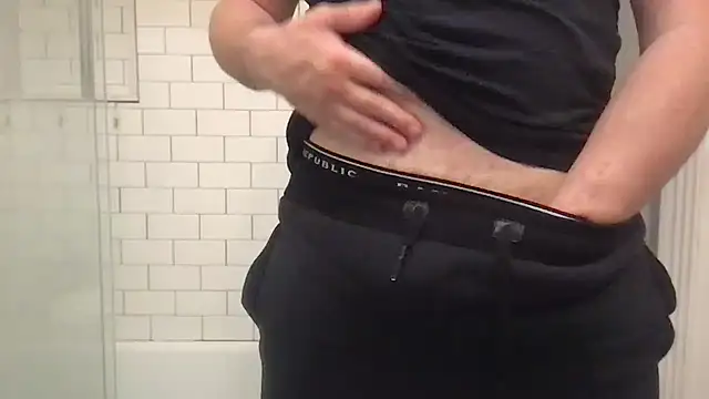 הופעת וובקאם של nvversguynextdoor