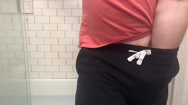 הופעת וובקאם של nvversguynextdoor