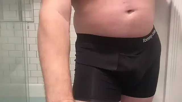 nvversguynextdoor Show in webcam