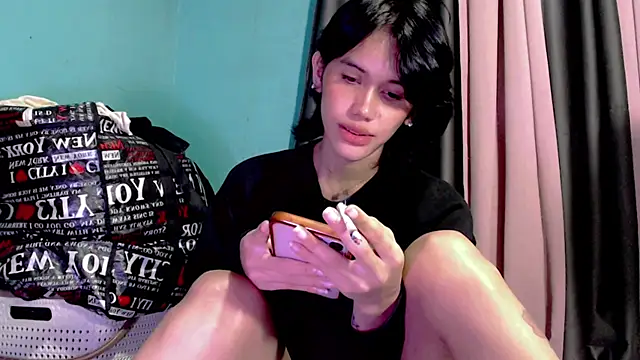 bunnydollstella1 Show in webcam