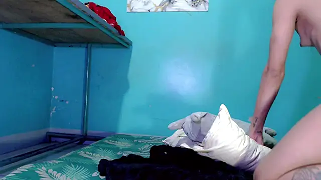 bunnydollstella1 Show in webcam