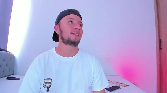 Show modela karl_kai na web-kameri