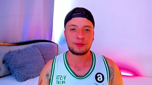 karl_kai Show in webcam