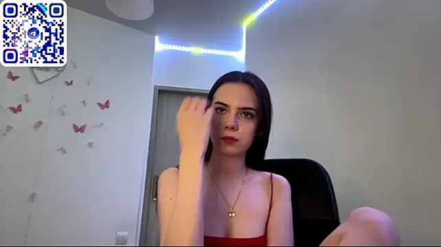 ElieFluttershy – Naživo XXX chat
