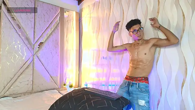Show modela Merlin_2026 na web-kameri