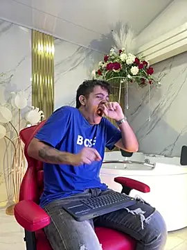 leonel_bigcum Adlı Modelin Canlı XXX Sohbeti