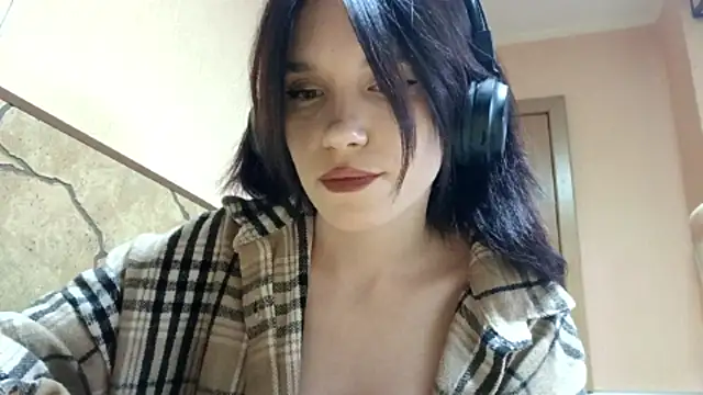 Вебкам-шоу LovedBog