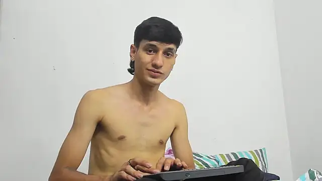 nick_damon1 Show in webcam
