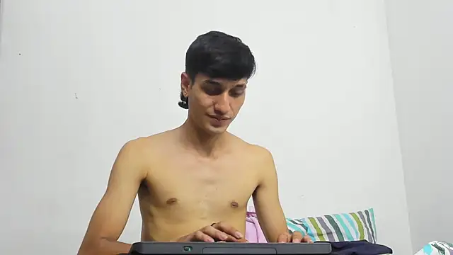 nick_damon1: διαδικτυακό σόου στην κάμερα