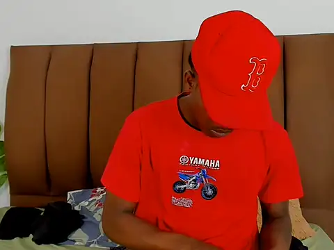 Derek_s3 Show in webcam