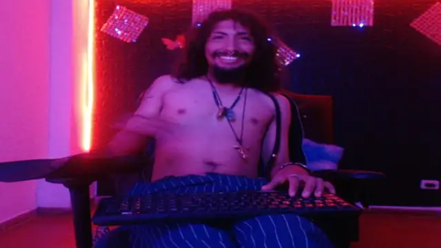 strap_420 Webcamshow