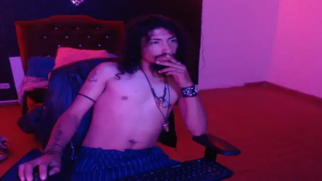 strap_420 Webcam Show