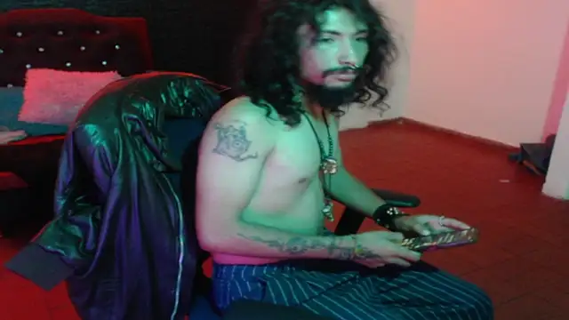 strap_420 Webcam-Show