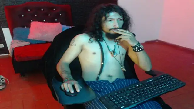 Pokazy przed kamerką – strap_420
