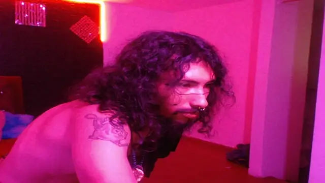 strap_420 Webcam Show