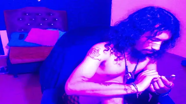 strap_420 webcam show