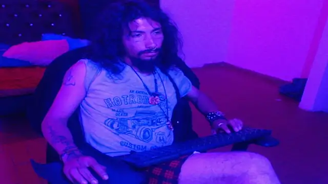 strap_420 Webcam Show